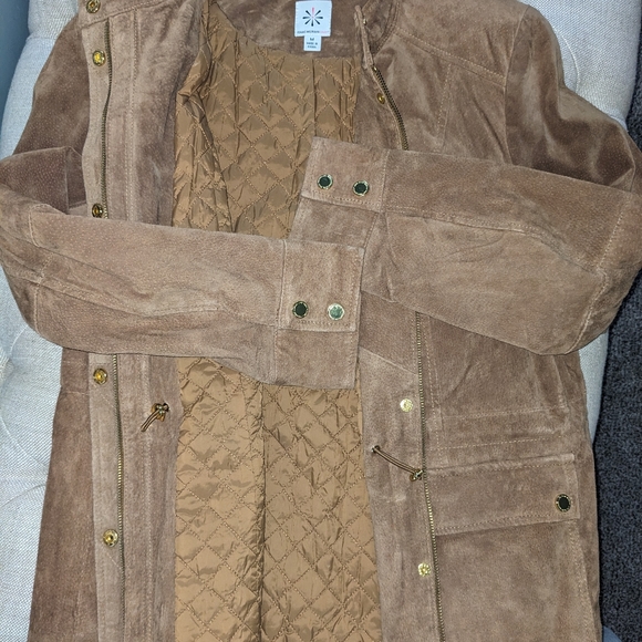 Tan suede jacket - Picture 10 of 10